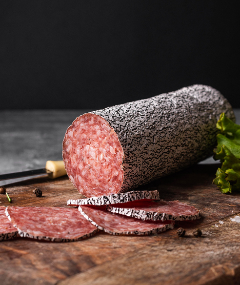 Salami italiano curado, una delicia gourmet de Bocato Di Cardinale